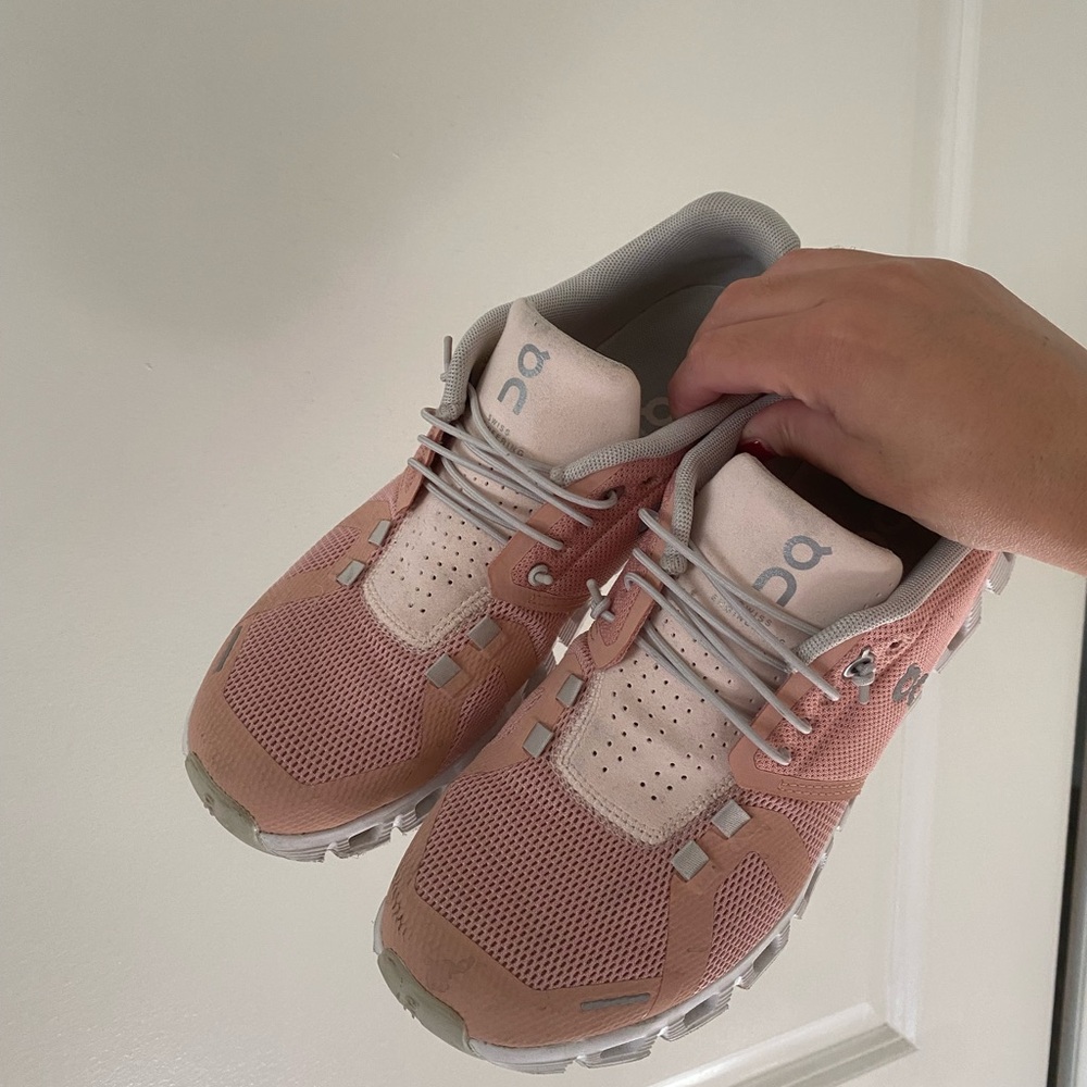on running sneakers
